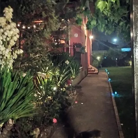 منزل ريفي Cuarenta Y Ocho Luces Burgo