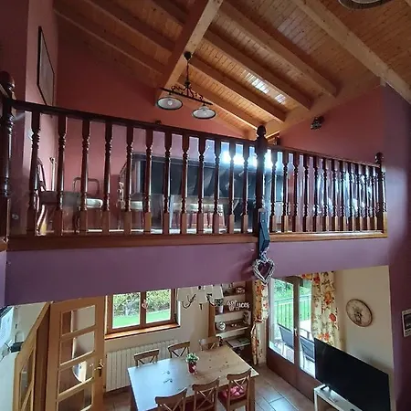 منزل ريفي Cuarenta Y Ocho Luces Burgo