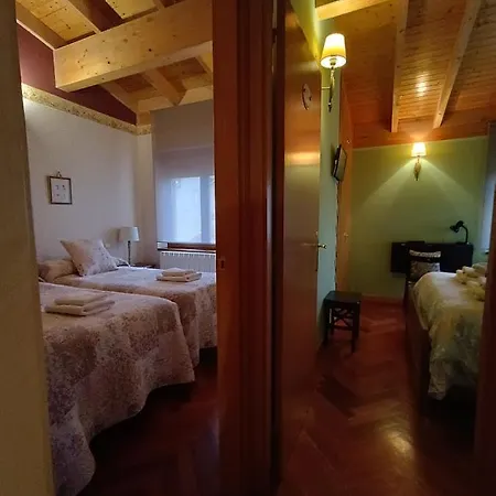 Cuarenta Y Ocho Luces منزل ريفي Burgo