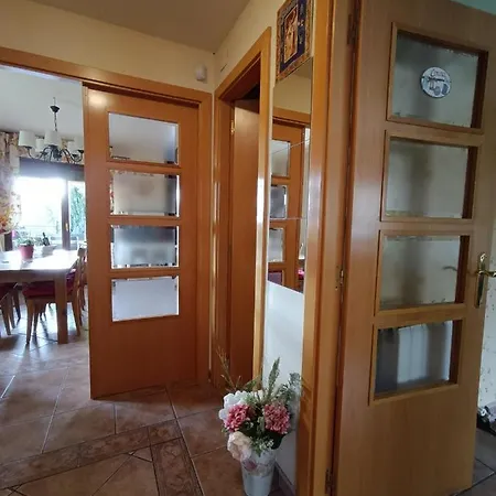 Cuarenta Y Ocho Luces منزل ريفي Burgo