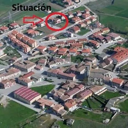 منزل ريفي Cuarenta Y Ocho Luces Burgo