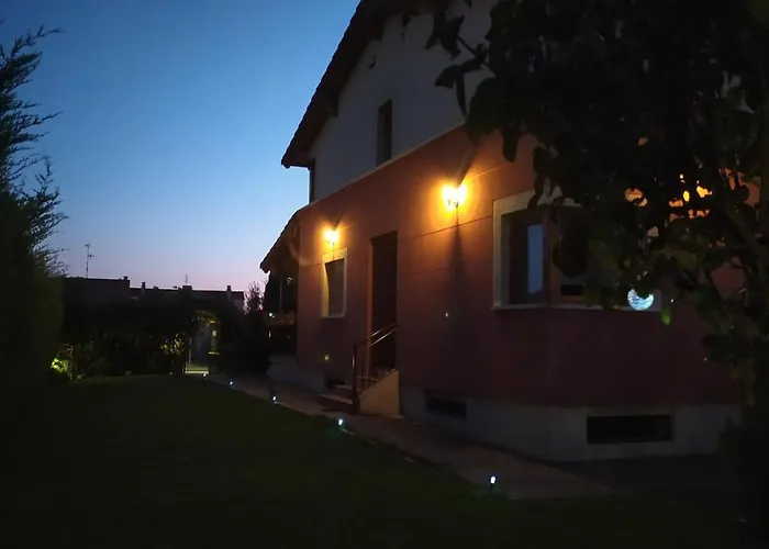 Cuarenta Y Ocho Luces Casa de Campo Burgo